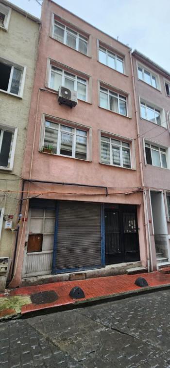 BEYOĞLU ÇATMA MESCİT MAHALLESİNDE SATILIK KOMPLE BİNA