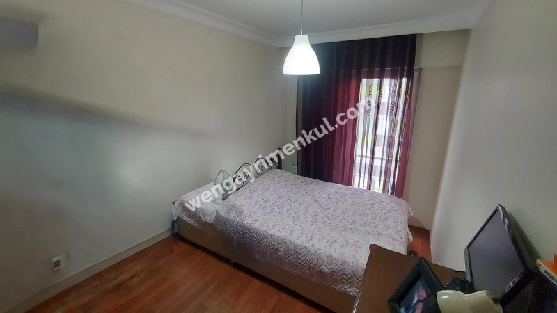 FİNANS MERKEZİNE YAKIN GÜVENLİKLİ SİTEDE ARA KAT 