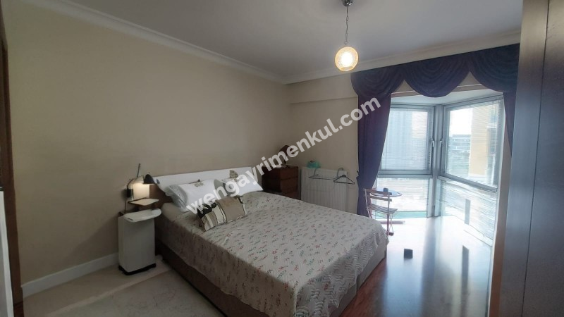 FİNANS MERKEZİNE YAKIN GÜVENLİKLİ SİTEDE ARA KAT 