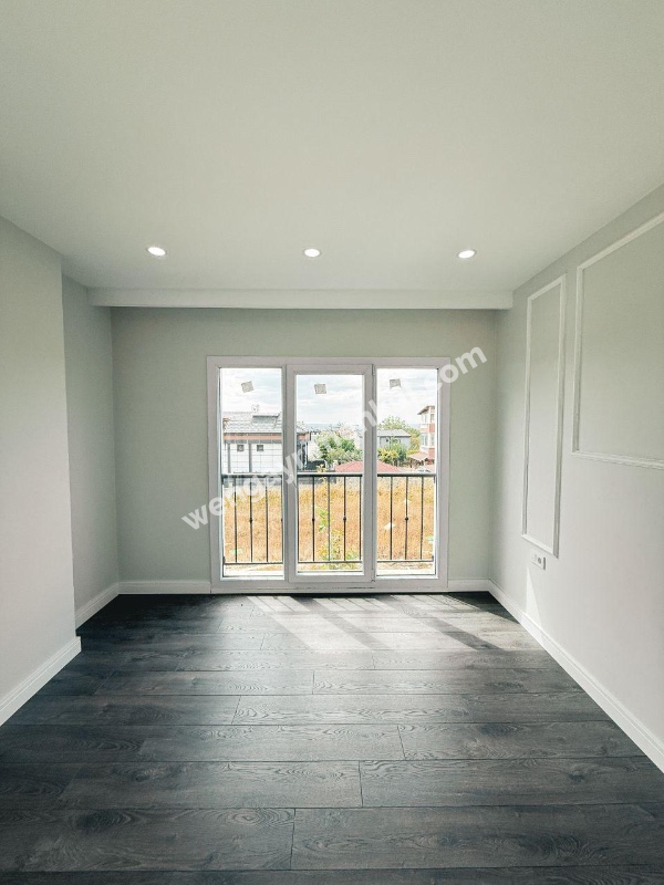 BEYLİKDÜZÜ GÜRPINAR DA 6+2 SATILIK HAVUZLU VİLLA