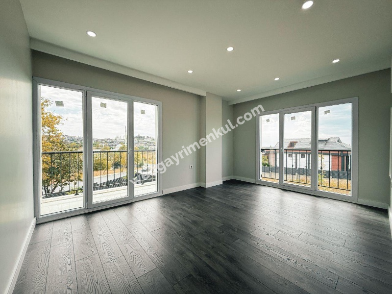 BEYLİKDÜZÜ GÜRPINAR DA 6+2 SATILIK HAVUZLU VİLLA