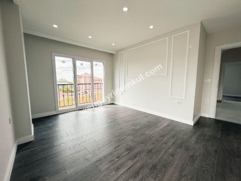 BEYLİKDÜZÜ GÜRPINAR DA 6+2 SATILIK HAVUZLU VİLLA