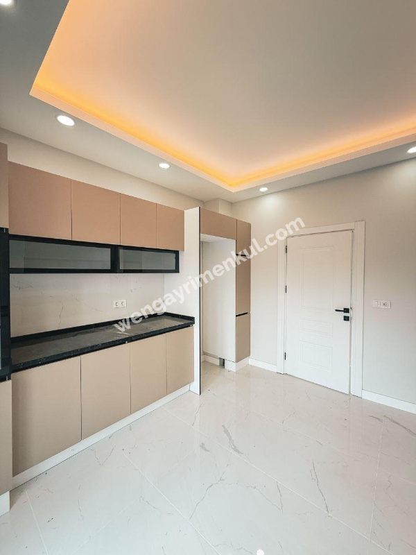 BEYLİKDÜZÜ GÜRPINAR DA 6+2 SATILIK HAVUZLU VİLLA