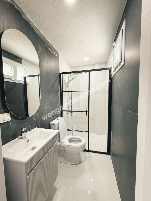 BEYLİKDÜZÜ GÜRPINAR DA 6+2 SATILIK HAVUZLU VİLLA