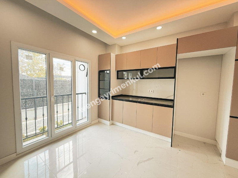 BEYLİKDÜZÜ GÜRPINAR DA 6+2 SATILIK HAVUZLU VİLLA