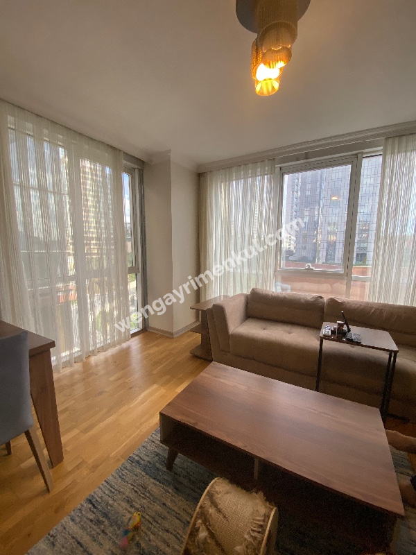 ŞiŞLi HALİDE EDİP ADIVARDA TUNNEL PLAZADA 2+1 SATILIK DAİRE