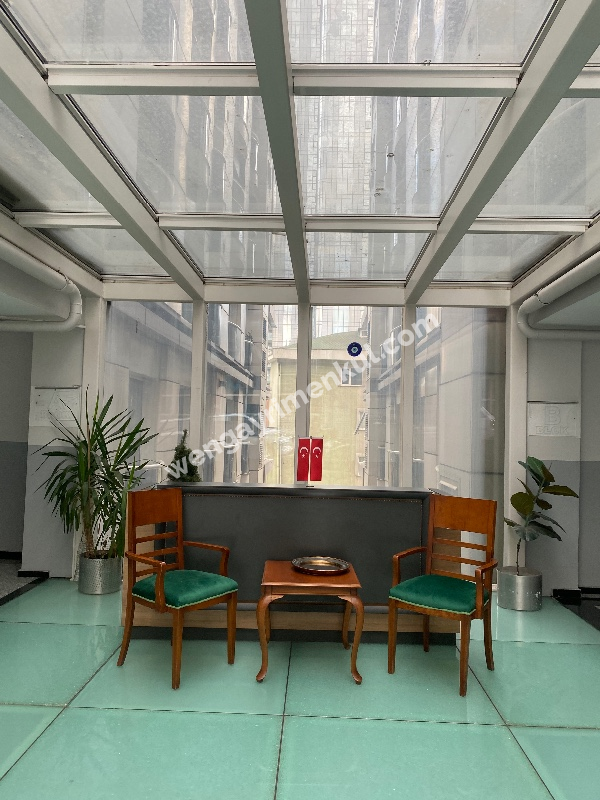 ŞiŞLi HALİDE EDİP ADIVARDA TUNNEL PLAZADA 2+1 SATILIK DAİRE