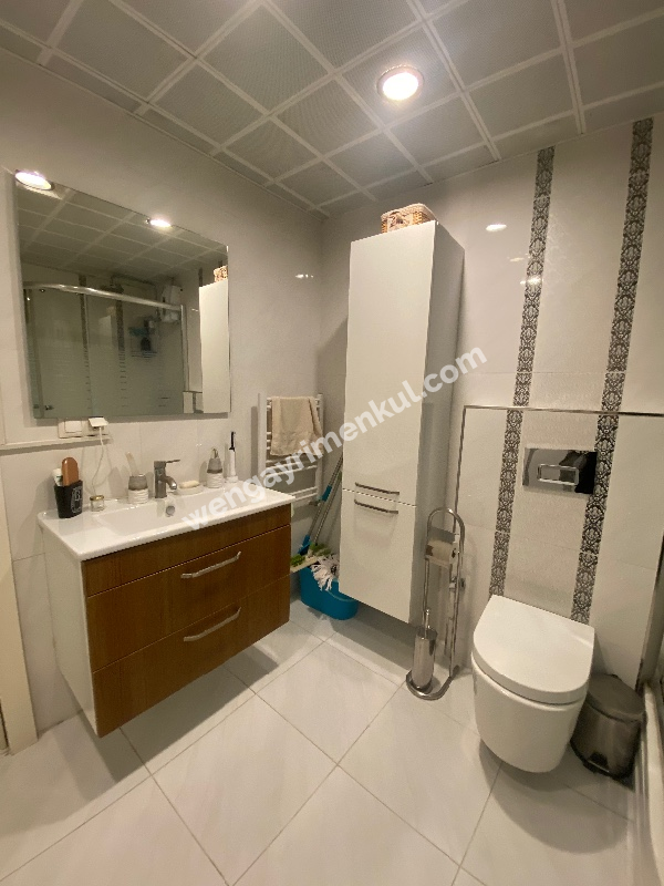 ŞiŞLi HALİDE EDİP ADIVARDA TUNNEL PLAZADA 2+1 SATILIK DAİRE