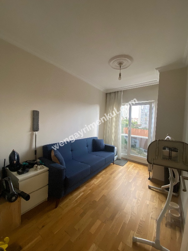 ŞiŞLi HALİDE EDİP ADIVARDA TUNNEL PLAZADA 2+1 SATILIK DAİRE