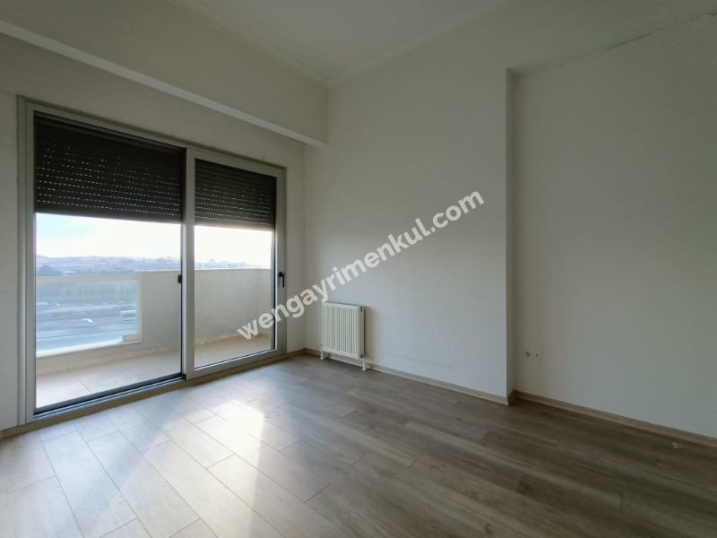 Bornova Narova 2.Etap'ta satılık 1+1 daire