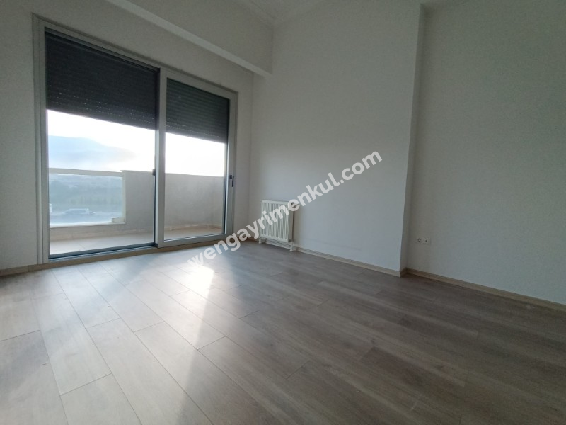 Bornova Narova 2.Etap'ta satılık 1+1 daire