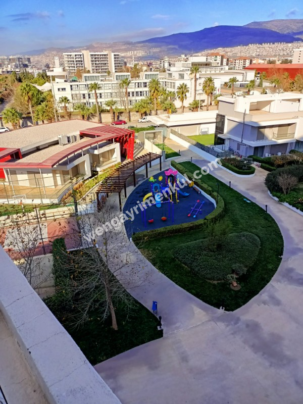 Bornova Narova 2.Etap'ta satılık 1+1 daire