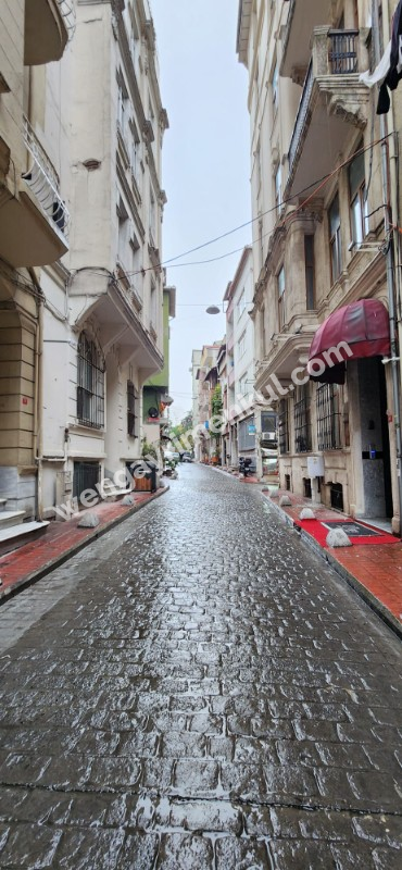 BEYOĞLU ÇATMA MESCİT MAHALLESİNDE SATILIK KOMPLE BİNA
