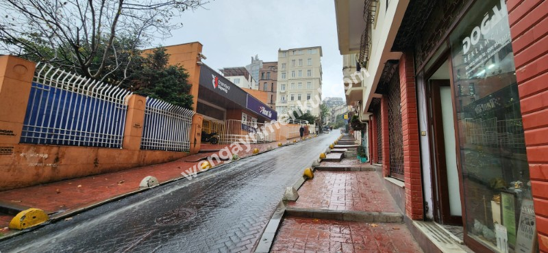 BEYOĞLU ÇATMA MESCİT MAHALLESİNDE SATILIK KOMPLE BİNA