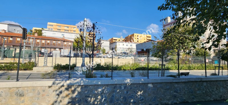 FATİH CERRAHPAŞA SAHİLE YAKIN KONUMDA SATILIK ARSA