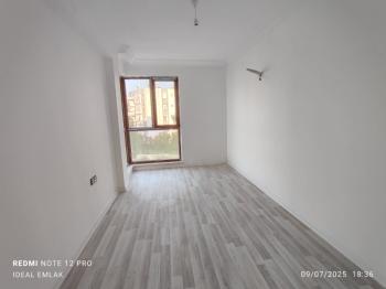 İSKELE YOLUNDA KİRALIK 3+1 DAİRE