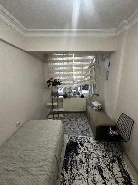 Yeşilpınar Metro'ya 4 Dk Girne Caddesinde 2+1 Arakat Satılık Daire