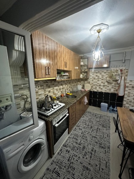 Yeşilpınar Metro'ya 4 Dk Girne Caddesinde 2+1 Arakat Satılık Daire