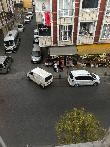 Yeşilpınar Metro'ya 4 Dk Girne Caddesinde 2+1 Arakat Satılık Daire