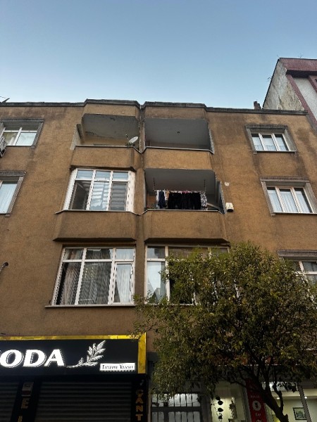 Yeşilpınar Metro'ya 4 Dk Girne Caddesinde 2+1 Arakat Satılık Daire