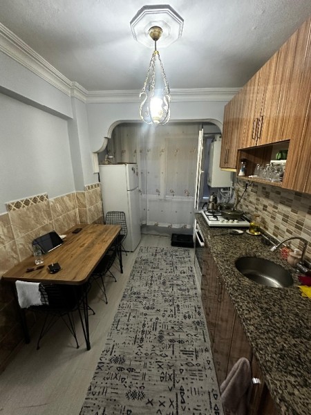 Yeşilpınar Metro'ya 4 Dk Girne Caddesinde 2+1 Arakat Satılık Daire