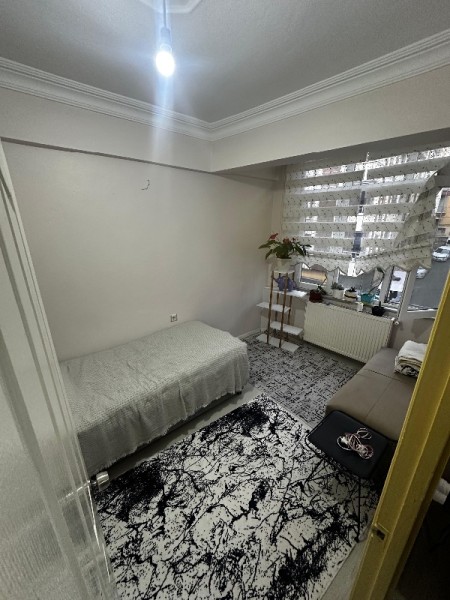 Yeşilpınar Metro'ya 4 Dk Girne Caddesinde 2+1 Arakat Satılık Daire