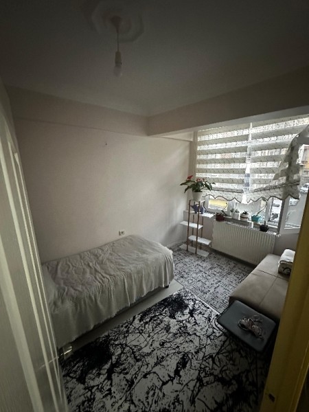 Yeşilpınar Metro'ya 4 Dk Girne Caddesinde 2+1 Arakat Satılık Daire