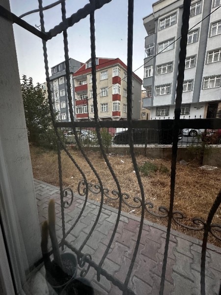 Alibey Hospital'e Yakın 3+1 İçi Sıfır Yeni Bahçe Katı Satılık Daire