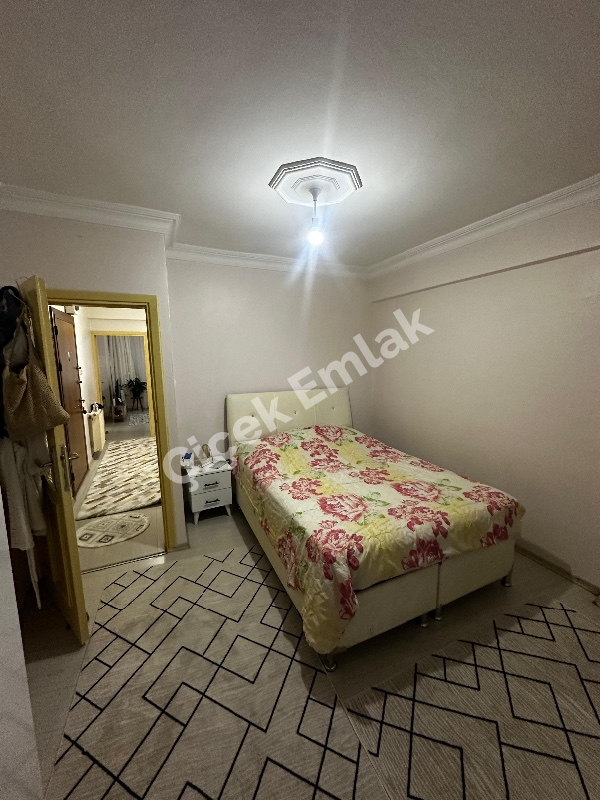 Yeşilpınar Metro'ya 4 Dk Girne Caddesinde 2+1 Arakat Satılık Daire