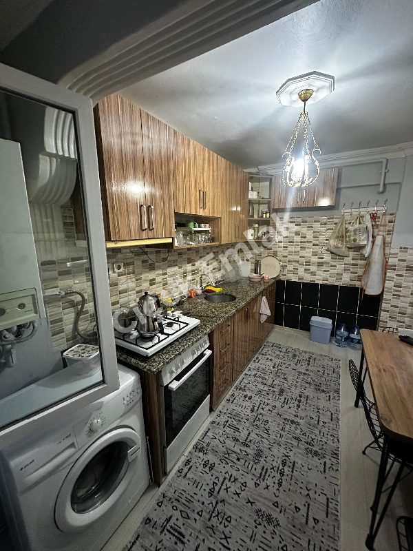 Yeşilpınar Metro'ya 4 Dk Girne Caddesinde 2+1 Arakat Satılık Daire