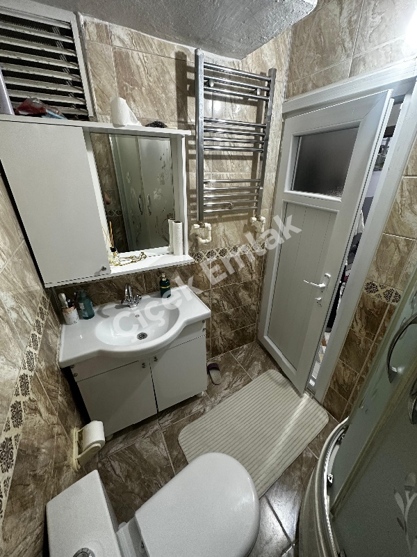 Yeşilpınar Metro'ya 4 Dk Girne Caddesinde 2+1 Arakat Satılık Daire