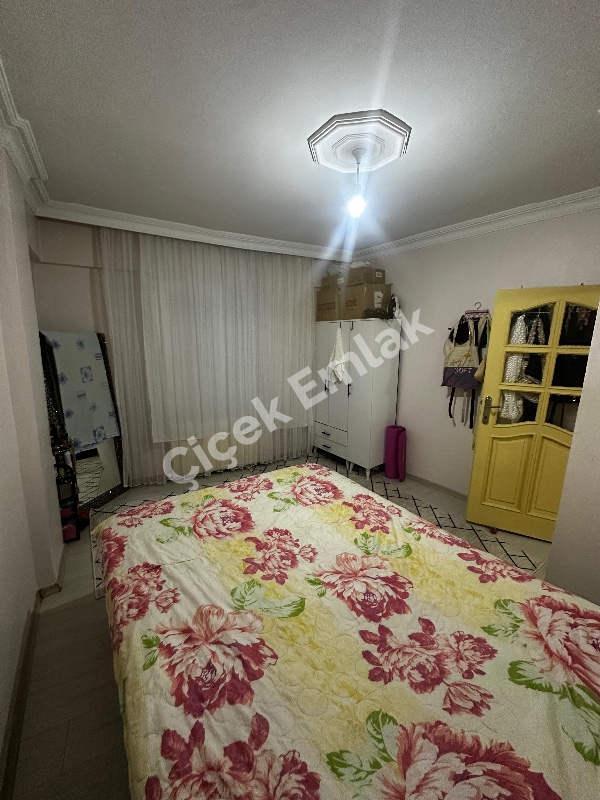 Yeşilpınar Metro'ya 4 Dk Girne Caddesinde 2+1 Arakat Satılık Daire