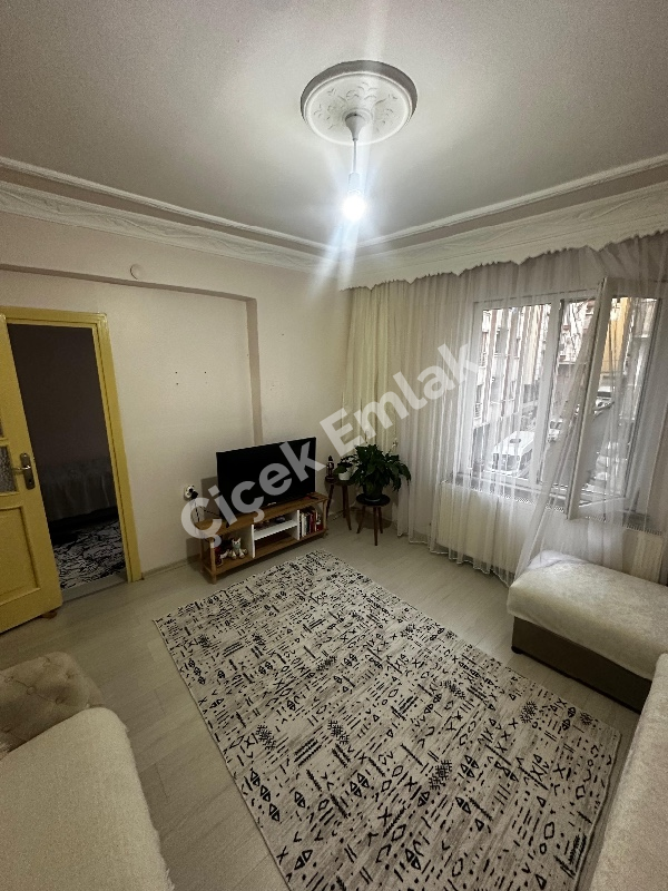 Yeşilpınar Metro'ya 4 Dk Girne Caddesinde 2+1 Arakat Satılık Daire