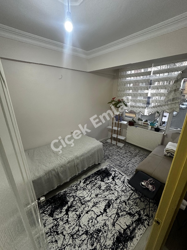 Yeşilpınar Metro'ya 4 Dk Girne Caddesinde 2+1 Arakat Satılık Daire