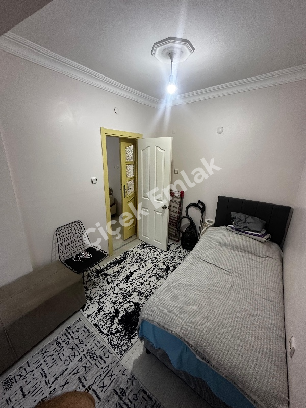 Yeşilpınar Metro'ya 4 Dk Girne Caddesinde 2+1 Arakat Satılık Daire