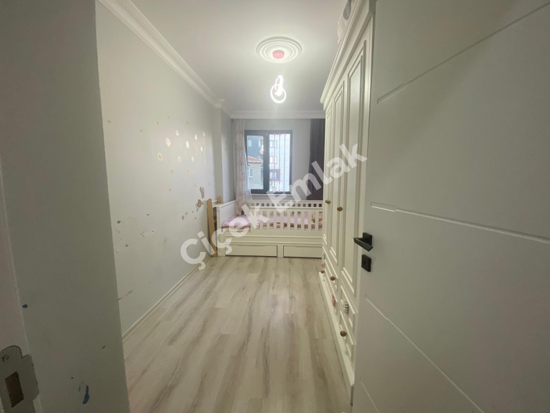 DİŞ HASTANESİNE YAKIN OTOPARKLI YENİ BİNA'DA 2+1 TEMİZ DAİRE