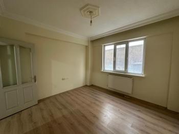 AFYON ÜÇOK EMLAKTAN İSTİKLAL MAH SATILIK 3+1 TEMİZ BAKIMLI DAİRE