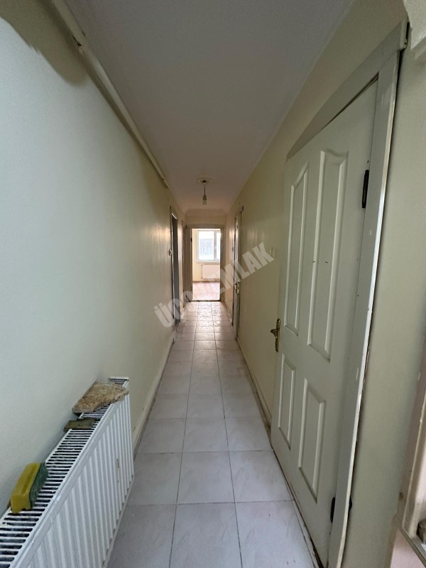 AFYON ÜÇOK EMLAKTAN İSTİKLAL MAH SATILIK 3+1 TEMİZ BAKIMLI DAİRE