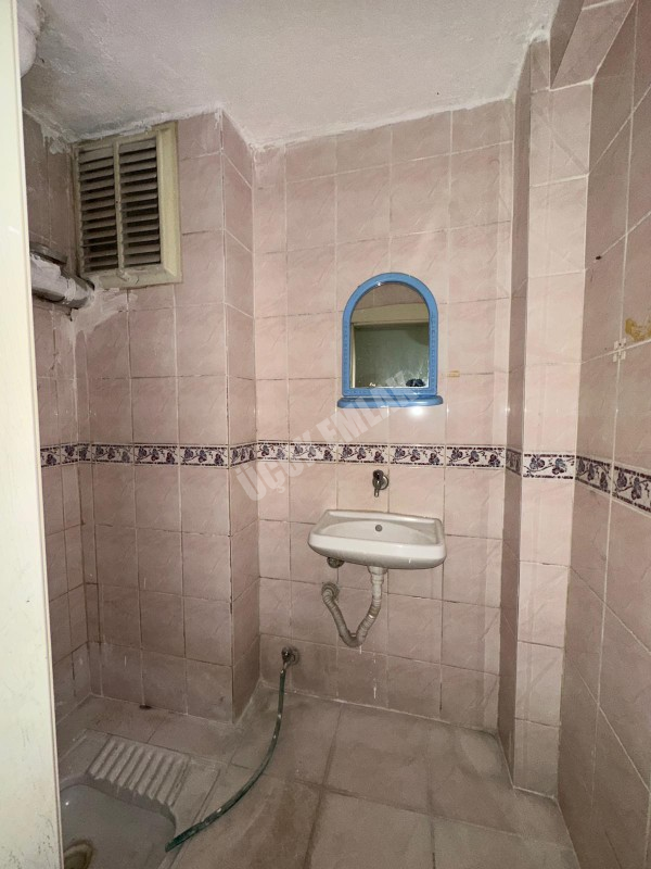 AFYON ÜÇOK EMLAKTAN İSTİKLAL MAH SATILIK 3+1 TEMİZ BAKIMLI DAİRE