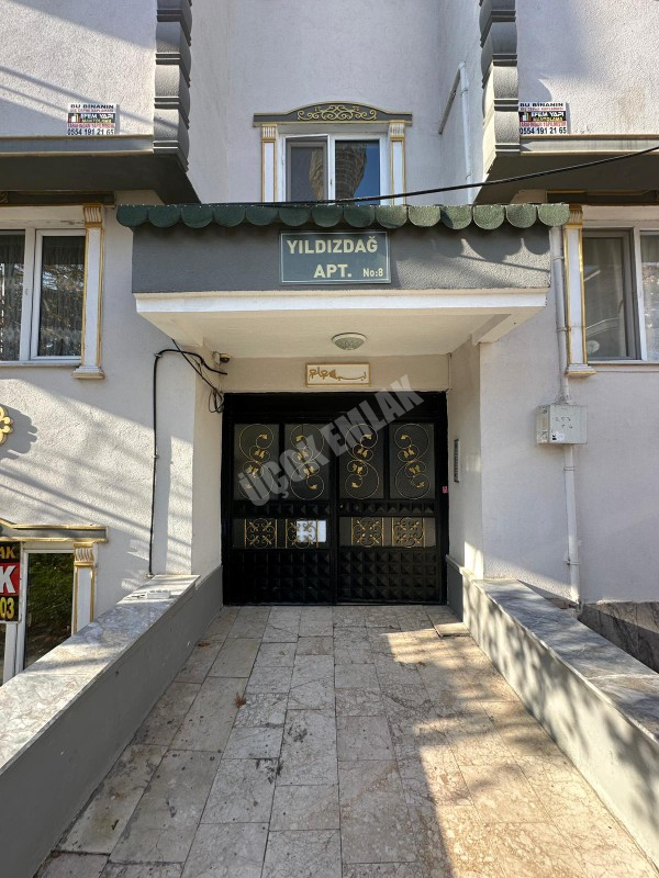 AFYON ÜÇOK EMLAKTAN İSTİKLAL MAH SATILIK 3+1 TEMİZ BAKIMLI DAİRE