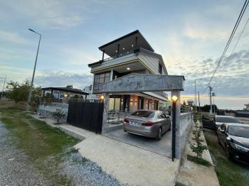  DİDİM CUMHURİYET MAHALLESİNDE  KÖŞEBAŞI KONUMDA ULTRA LÜKS 5+1 MÜSTAKİL HAVUZLU OTOPARKLI VİLLA