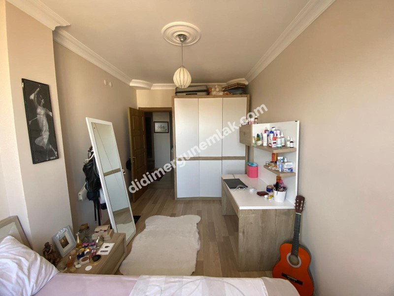 DİDİM EFELER MAHALLESİNDE GENİŞ ,AYRI MUTFAKLI, MASRAFSIZ 2+1 SATILIK DAİRE