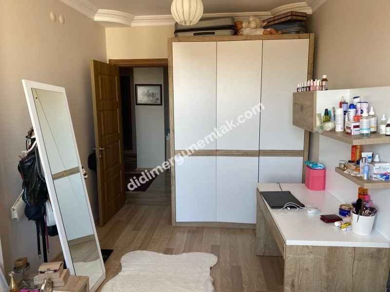 DİDİM EFELER MAHALLESİNDE GENİŞ ,AYRI MUTFAKLI, MASRAFSIZ 2+1 SATILIK DAİRE