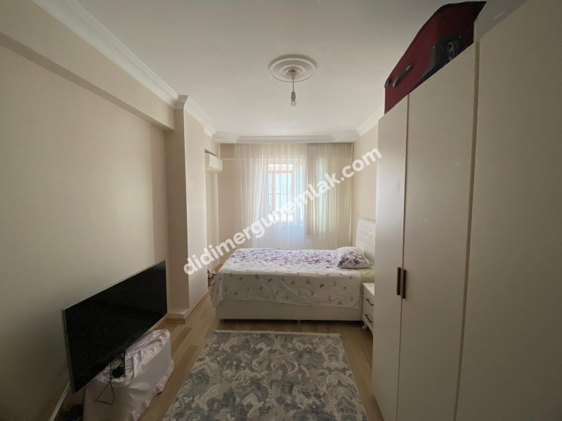 DİDİM EFELER MAHALLESİNDE GENİŞ ,AYRI MUTFAKLI, MASRAFSIZ 2+1 SATILIK DAİRE