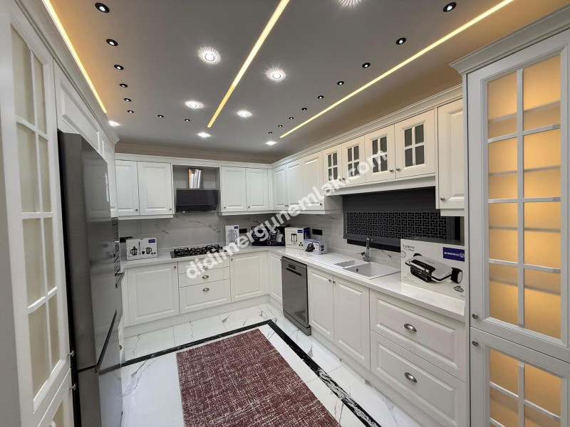  DİDİM CUMHURİYET MAHALLESİNDE  KÖŞEBAŞI KONUMDA ULTRA LÜKS 5+1 MÜSTAKİL HAVUZLU OTOPARKLI VİLLA