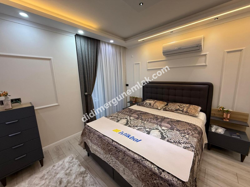  DİDİM CUMHURİYET MAHALLESİNDE  KÖŞEBAŞI KONUMDA ULTRA LÜKS 5+1 MÜSTAKİL HAVUZLU OTOPARKLI VİLLA