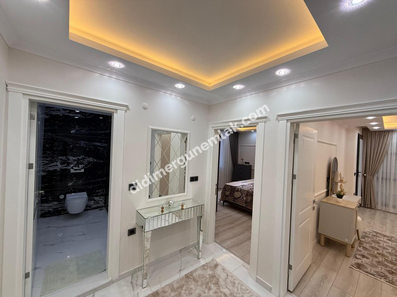  DİDİM CUMHURİYET MAHALLESİNDE  KÖŞEBAŞI KONUMDA ULTRA LÜKS 5+1 MÜSTAKİL HAVUZLU OTOPARKLI VİLLA