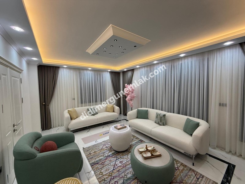  DİDİM CUMHURİYET MAHALLESİNDE  KÖŞEBAŞI KONUMDA ULTRA LÜKS 5+1 MÜSTAKİL HAVUZLU OTOPARKLI VİLLA