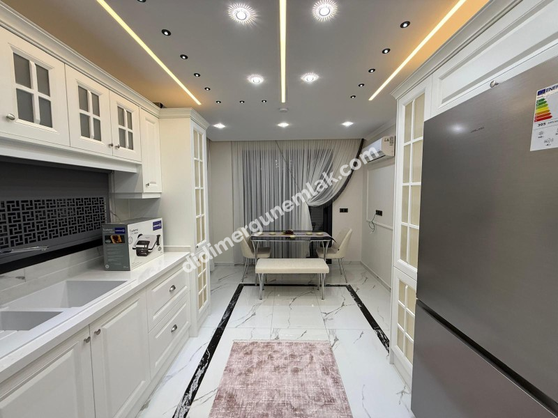  DİDİM CUMHURİYET MAHALLESİNDE  KÖŞEBAŞI KONUMDA ULTRA LÜKS 5+1 MÜSTAKİL HAVUZLU OTOPARKLI VİLLA