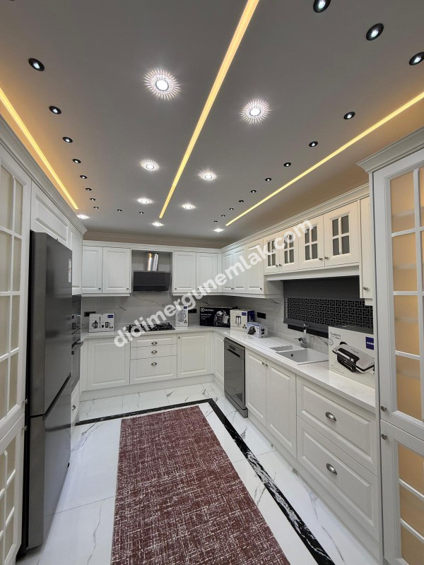  DİDİM CUMHURİYET MAHALLESİNDE  KÖŞEBAŞI KONUMDA ULTRA LÜKS 5+1 MÜSTAKİL HAVUZLU OTOPARKLI VİLLA